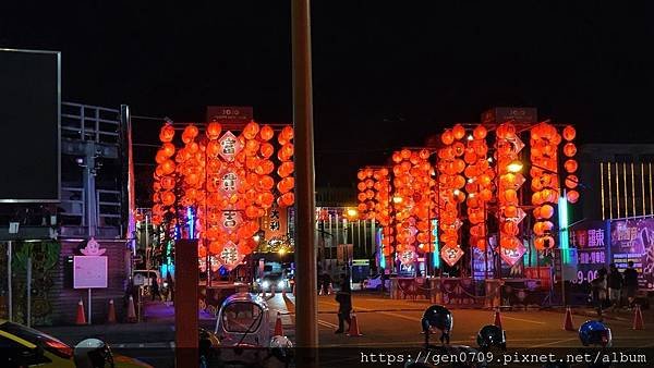 宜蘭羅東新年燈籠塔.jpg