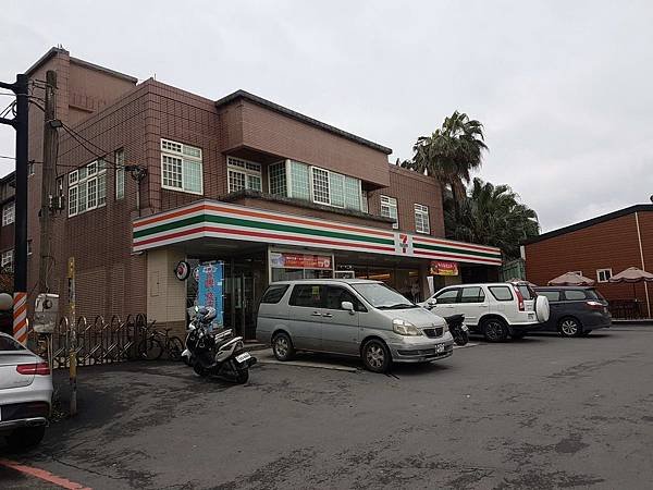 7-11 航宏門市.jpg