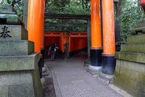 中鳥居遇到中小鳥居