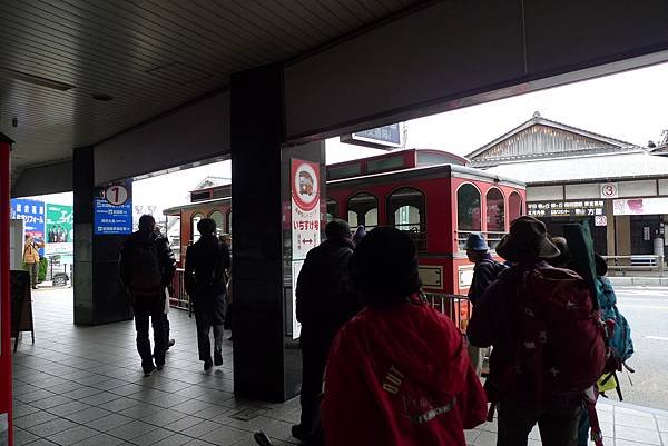 錦帶橋的老公車