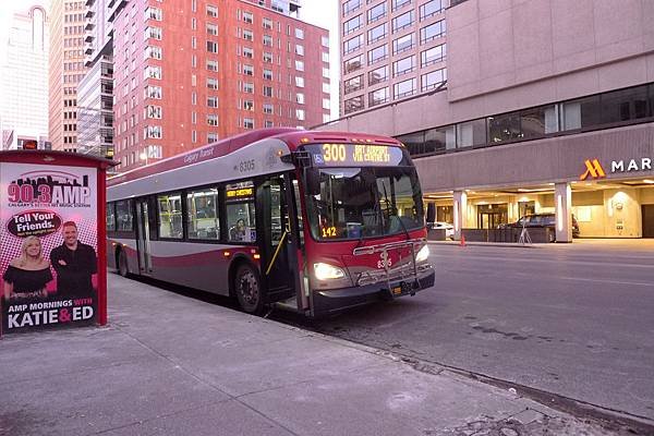 Calgary to airport by bus