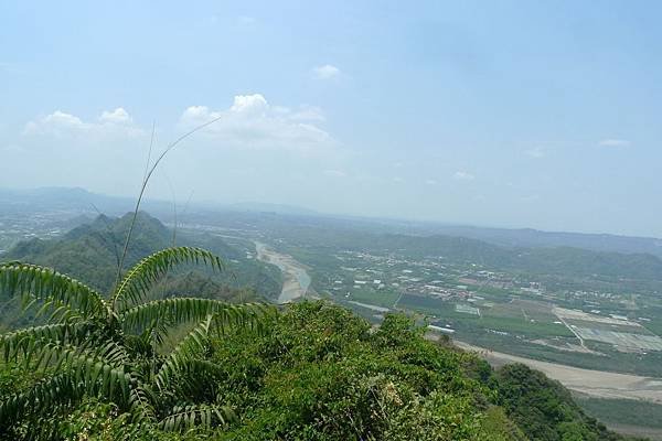 雙峰山望向旗山