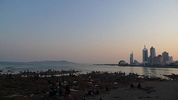 棧橋旁景色