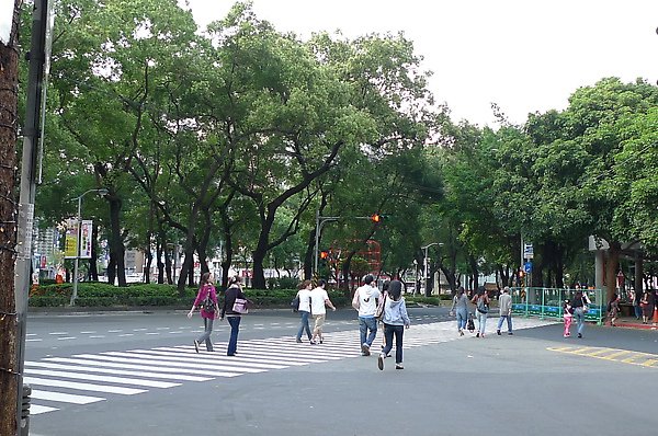 誠品敦南路口