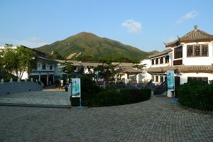 昂坪市集