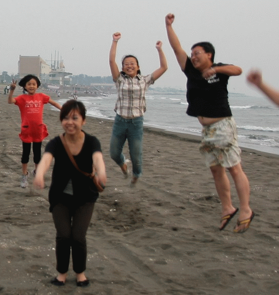 飛躍的小哥.gif