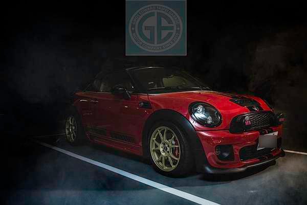 大家知道如何擁有一台屬於自己個性化Mini Cooper S？想知道最新Mini Cooper S外匯車價格嗎？如何透過進口車代辦公司找尋自己喜歡的Mini Cooper呢？外匯車Mini價格及進口流程問題請聯絡GE台北車庫外匯車代購公司，客製化外匯車代購接單引進符合客戶運算價格及配備顏色，個人留學生也可以委託GE代辦運車回台灣自用或是販售喔