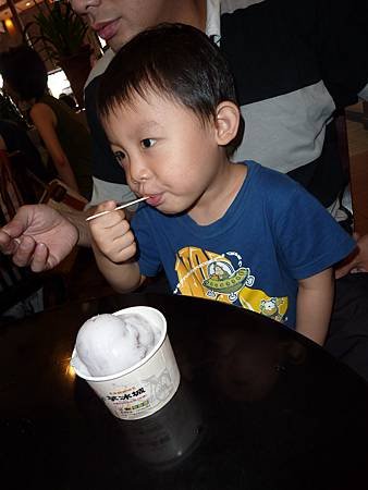 100-05-22-2Y8M (24).JPG