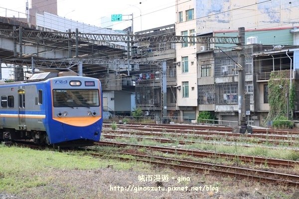 【新竹北區】距離鐵道最近~追火車 。 新竹鐵道藝術村