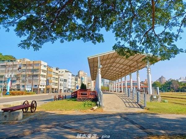 【高雄 鼓山】散策。 天空雲台x哈瑪星鐵道園區