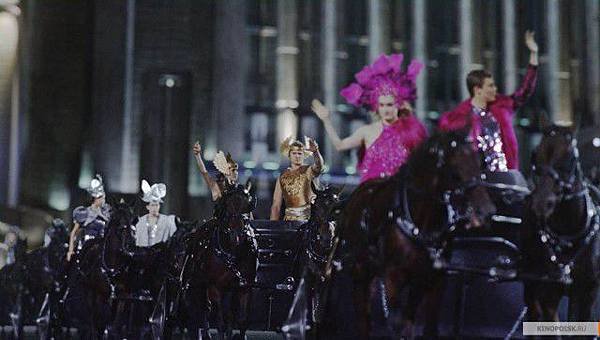 The-Hunger-Games_Tribute-Parade