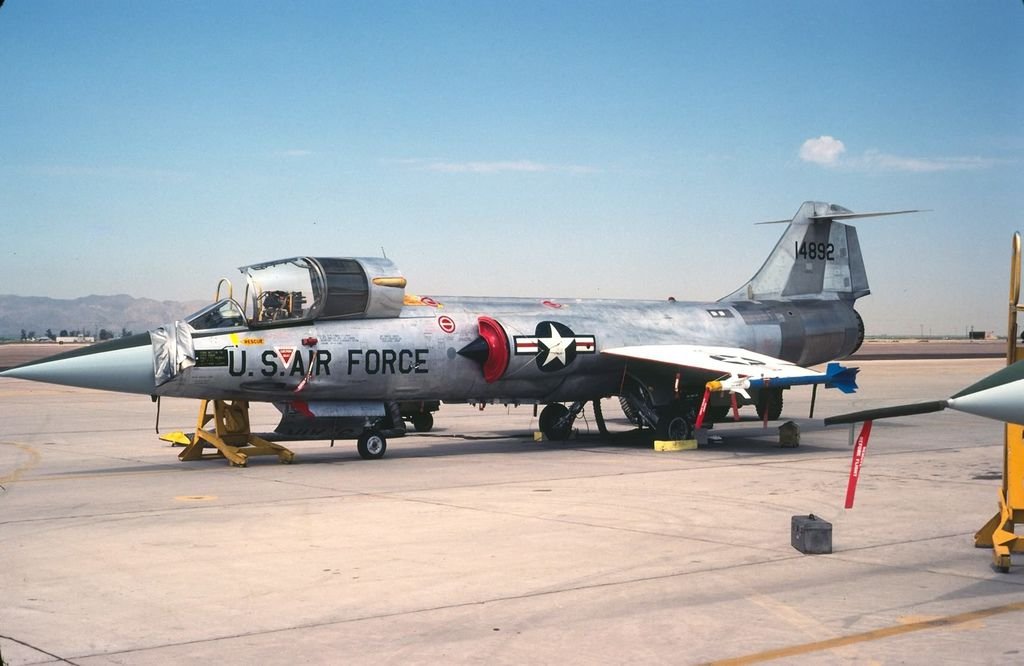 F-104G 4399-5664 67-14892 58thTTWLukeAFBSep791.jpg