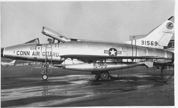 F-100A-15-NA 118 TFS-CT ANG 0301 53-1569.jpg