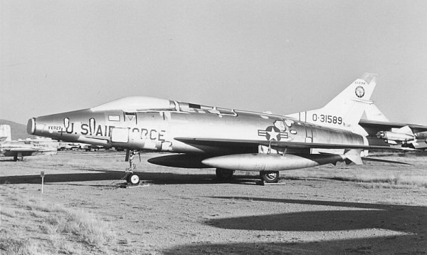 F-100A-15-NA 152 TFS-AZ ANG 0218 53-1589.jpg