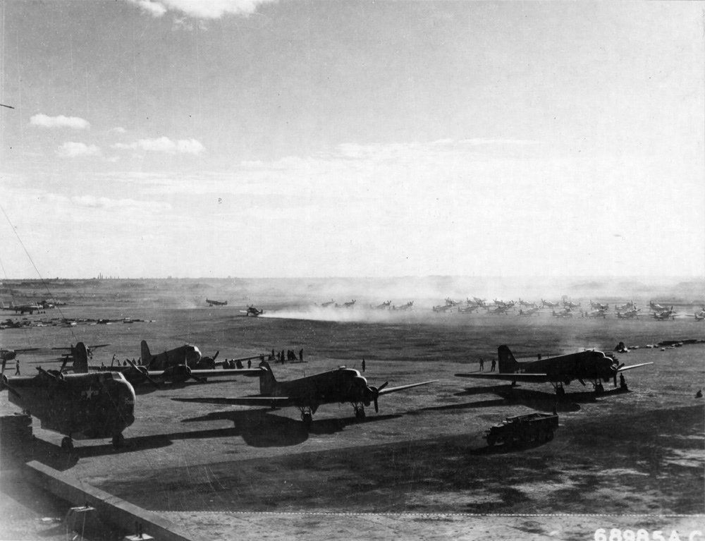 Lunghwa Airbase Shanghai 27 Oct 1945.jpg