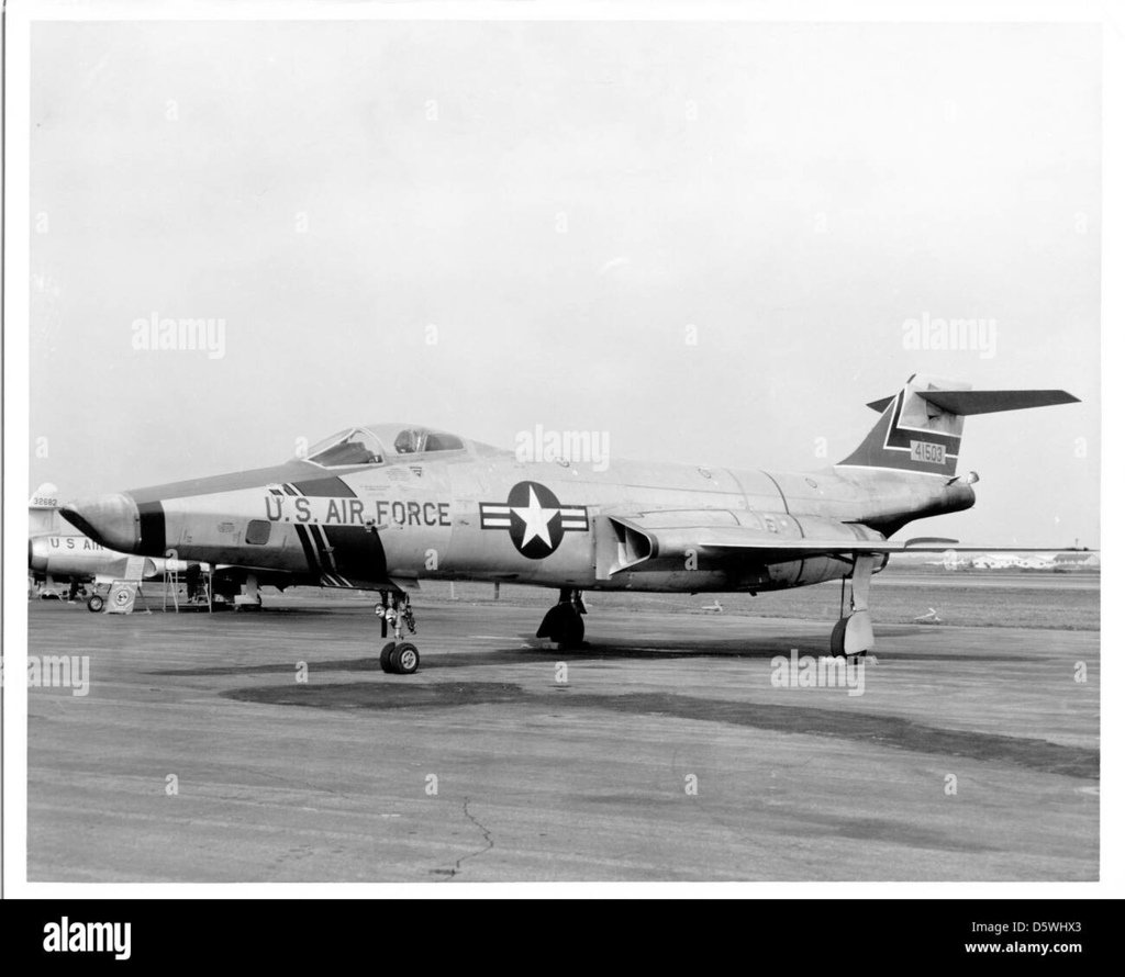 mcdonnell-rf-101a-25-mc-voodoo-D5WHX3.jpg