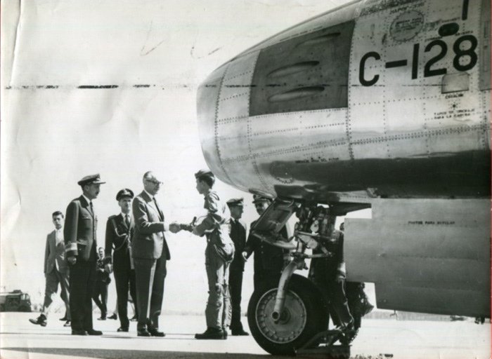 1960 ARGENTINA AIR FORCE. Sabre F.86 C-128 at Ezeiza International Airport.jpg