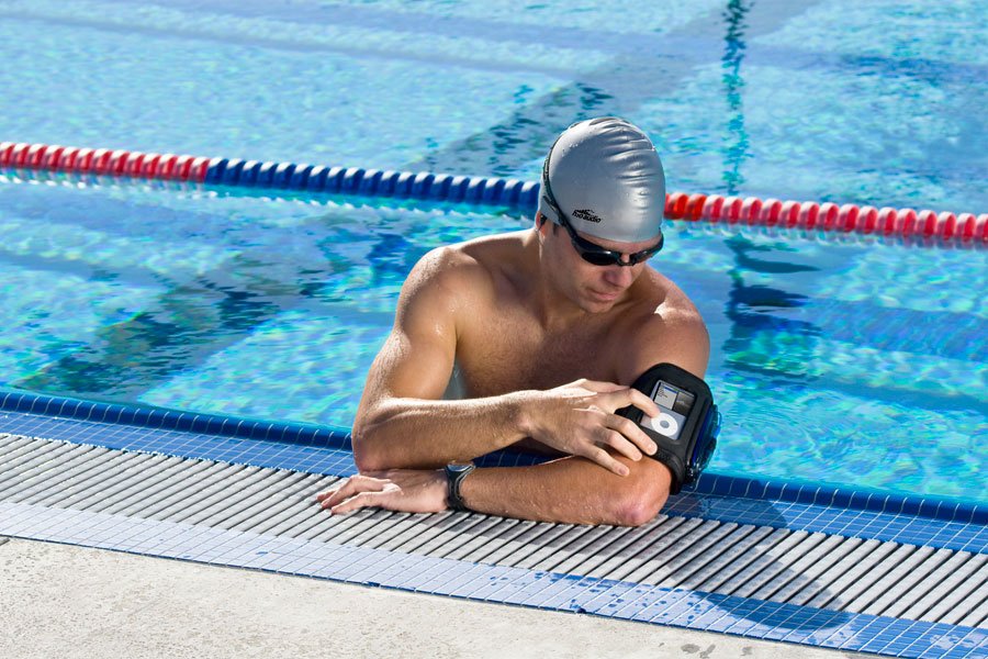 WaterproofArmbands_WA1_swimmer2.jpg