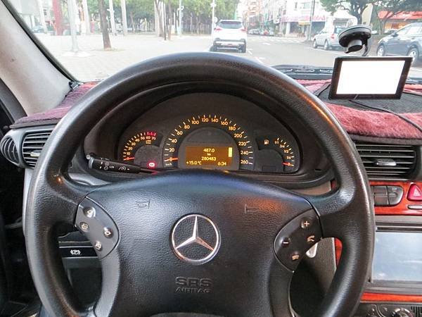 2001年BENZ W203-C200K(2.0)-透明資訊