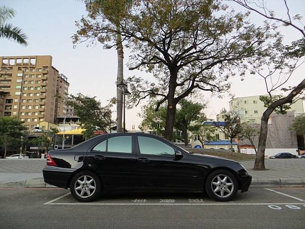 2001年BENZ W203-C200K(2.0)-透明資訊