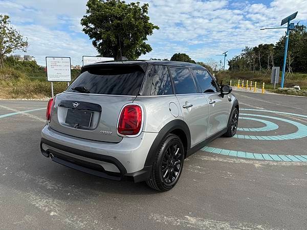 售-2023 Mini Hatch 5D Cooper-原漆