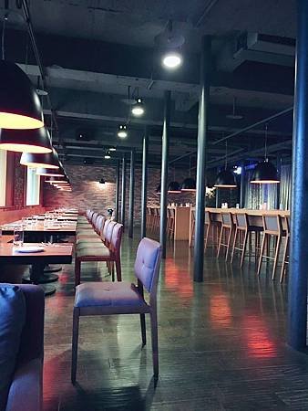 高雄etage15餐廳 (新百王證券 臻臻)