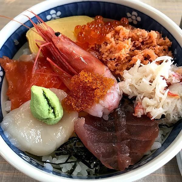 [北海道函館] 平價500日圓海鮮丼飯朝市食堂二番館