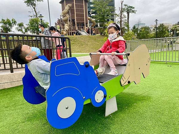 【安坑輕軌景點(十四張站)】新北特色公園┃十四張歷史公園┃佔