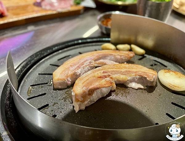 【西門町美食】歐巴歐膩新愛店，韓式原塊烤肉【金咕 친구】主打