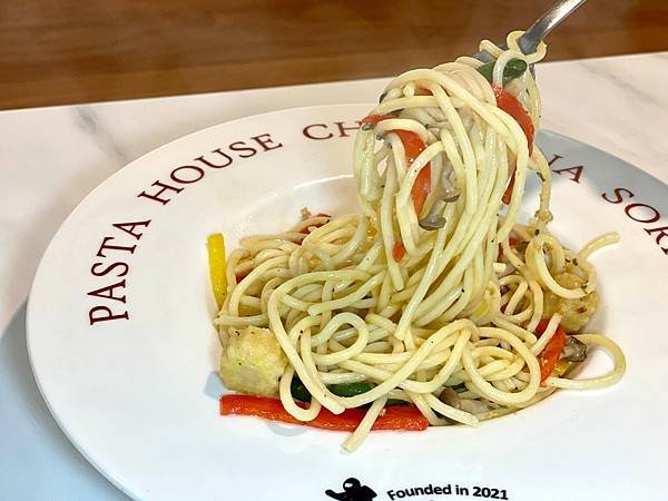 【台大美食地圖】學生們狂推的「好義外義大利麵 台大店」，平價