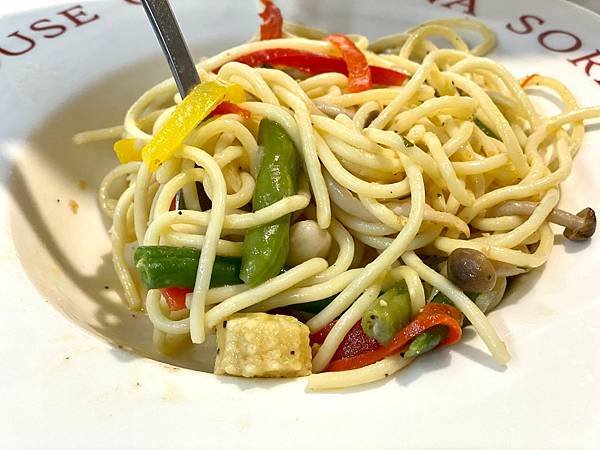 【台大美食地圖】學生們狂推的「好義外義大利麵 台大店」，平價