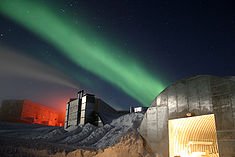 235px-Amundsen-Scott_marsstation_ray_h_edit.jpg