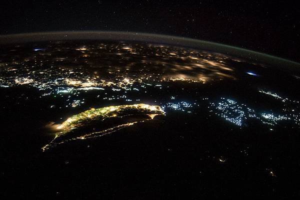 NASA公佈台灣夜空照圖