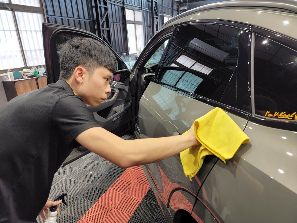 濱緻車體美學,台南汽車鍍膜推薦,台南鍍膜送洗車,鍍膜保固,Q-GLYM日本鍍膜劑15.jpg
