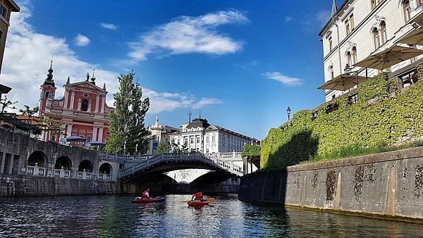 ljubljana-2149704_1920.jpg