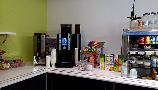 kings_London_main_campus_cafeteria_4.jpg