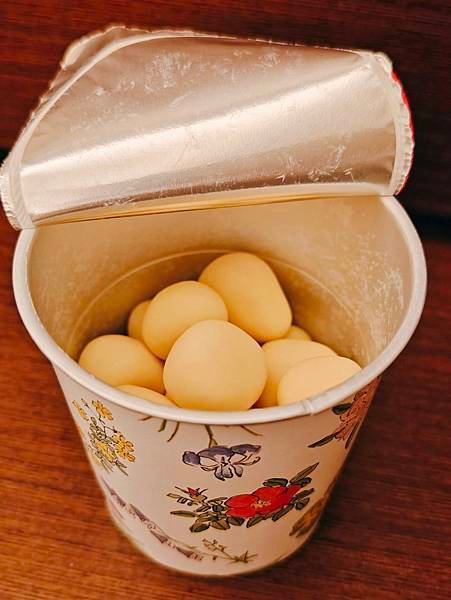 北海道歐米阿給伴手禮：六花亭草莓巧克力，日本白巧克力始祖