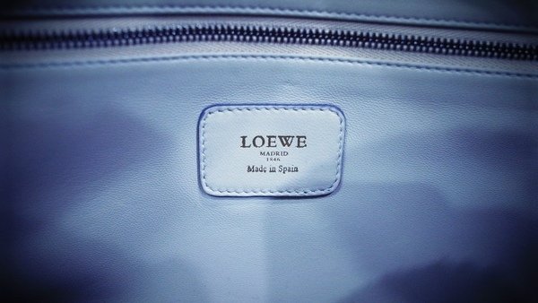 【LOEWE】AMAZONA 28 小羔羊手袋👜