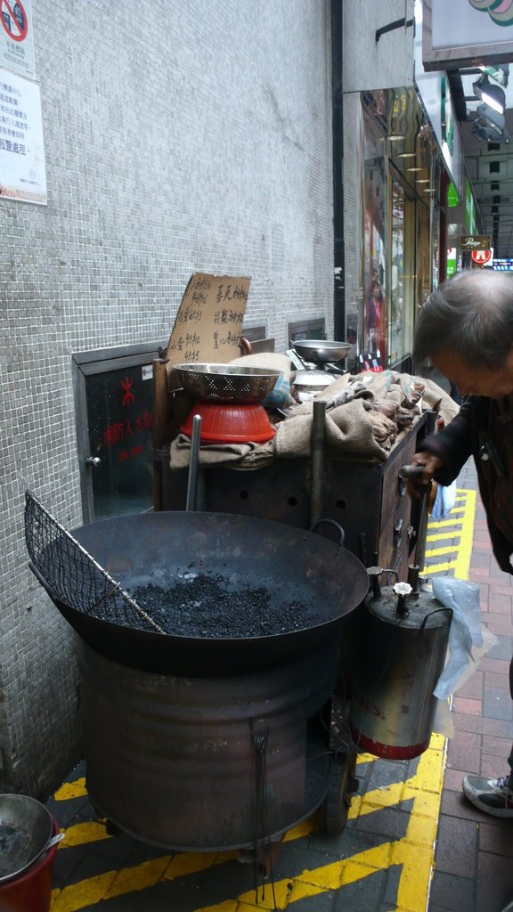 全家遊香港之翔林、小弘進要去迪士尼樂園啦～第2天：道地的北角