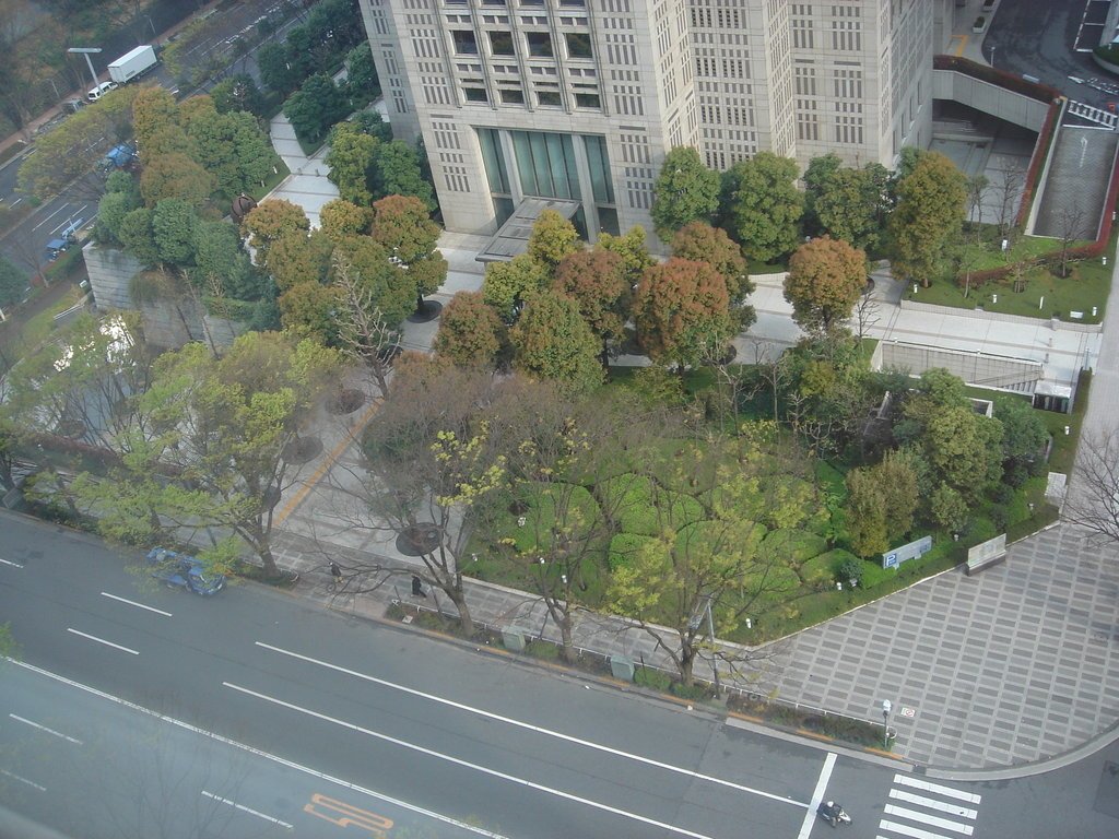 2006/04/12~16 東京之旅第2天：一大早新宿駅忙碌