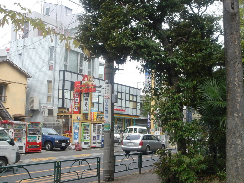 2006/04/12~16 東京之旅第2天：一大早新宿駅忙碌