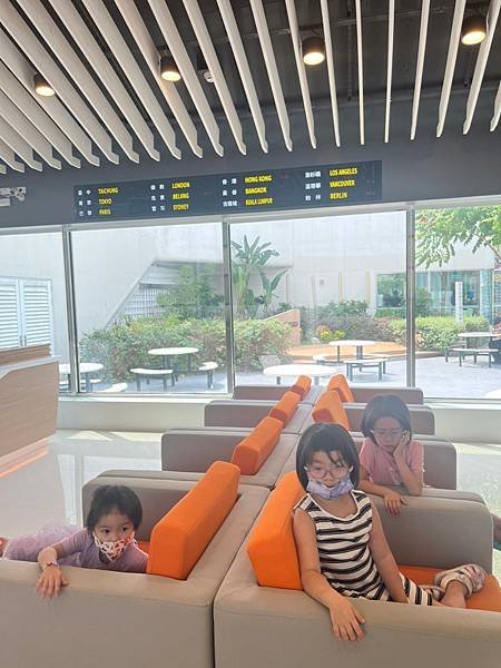 【台中免費景點】體驗當機師開飛機｜一秒飛到阿拉斯加看極光｜體