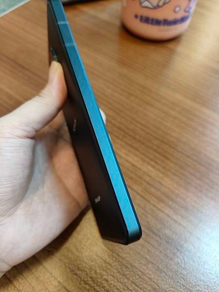 少女開箱 | 輕巧手機推薦 Sharp AQUOS sens