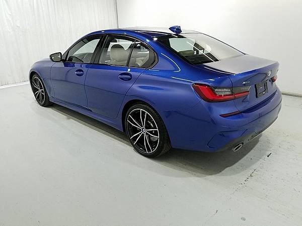 BMW 330原廠拍場.jpg