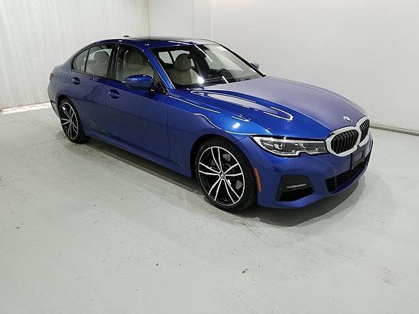 BMW 330拍場1.jpg