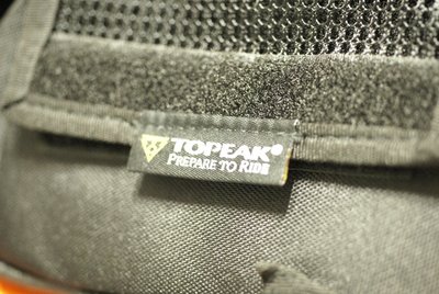 077 - 前袋的牌子是TOPEAK.JPG