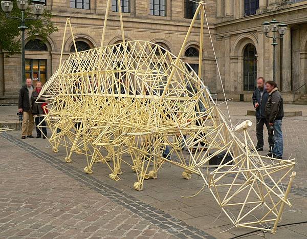 Jansen_Theo_Strandbeest_Oper