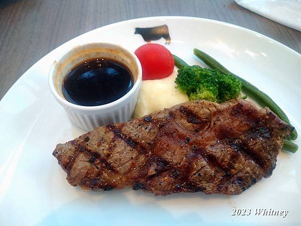 37 Steakhouse %26; Bar NAHA (1).JPG