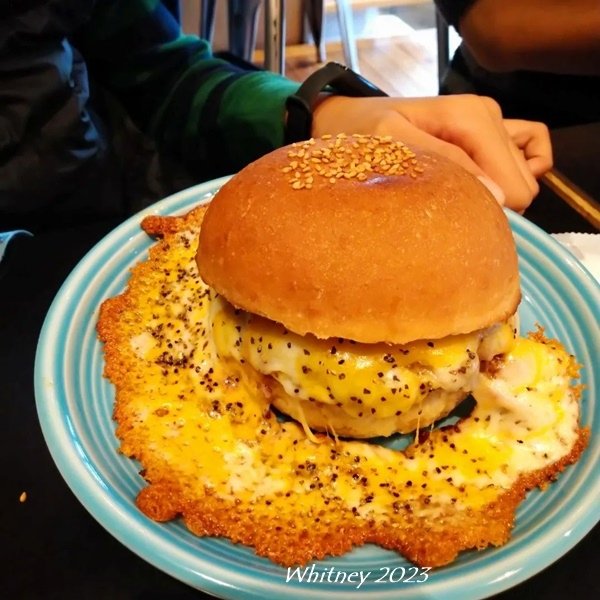 Captain Kangaroo Hamburger (1).jpg