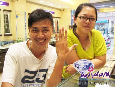 威世登珠寶,婚戒 ,結婚金飾 ,鑽石價格 ,gia鑽石 ,結婚鑽戒 , 訂婚戒指 ,結婚對戒 ,金飾 ,鑽石對戒 ,情人對戒 ,鉑金鑽戒 ,鑽石項鍊 ,鑽石戒子,岡山店,賴先生.jpg